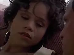 ماساژ جلو یک مرد را  ...