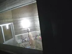 بی ادب, مرد گره خورد ...