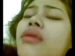 سیاه پوست با پاهای ب ...